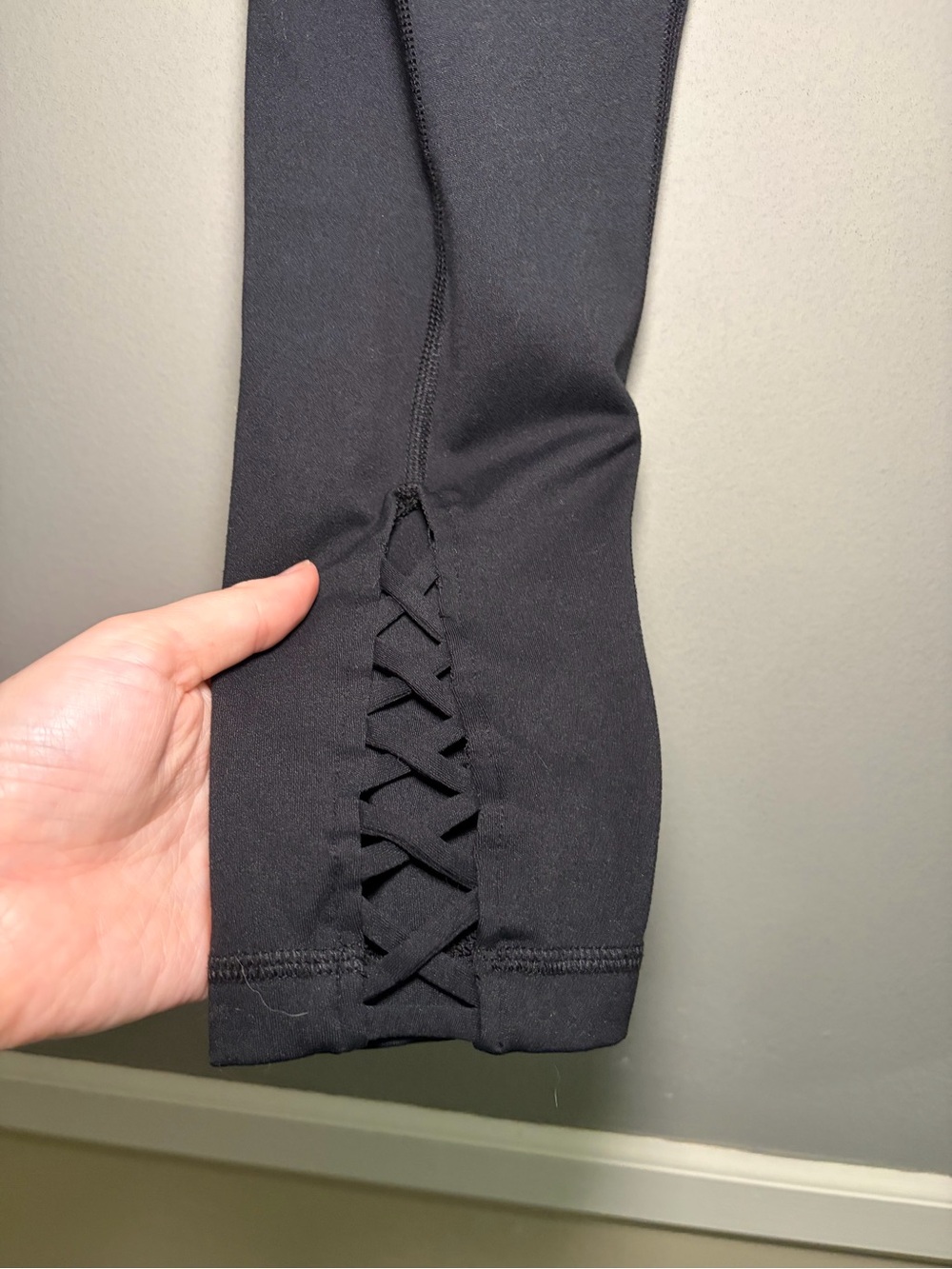 Yogalicious Black High Waist Cropped Lattice Cutout Leggings Workout Pants Y2K - Picture 7 of 14